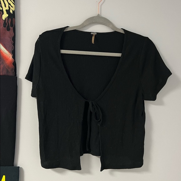 Black Harlow cropped shoulder cover up - Picture 1 of 5